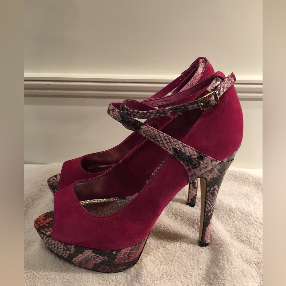 Women’s Bakers brand shoes- size 9
